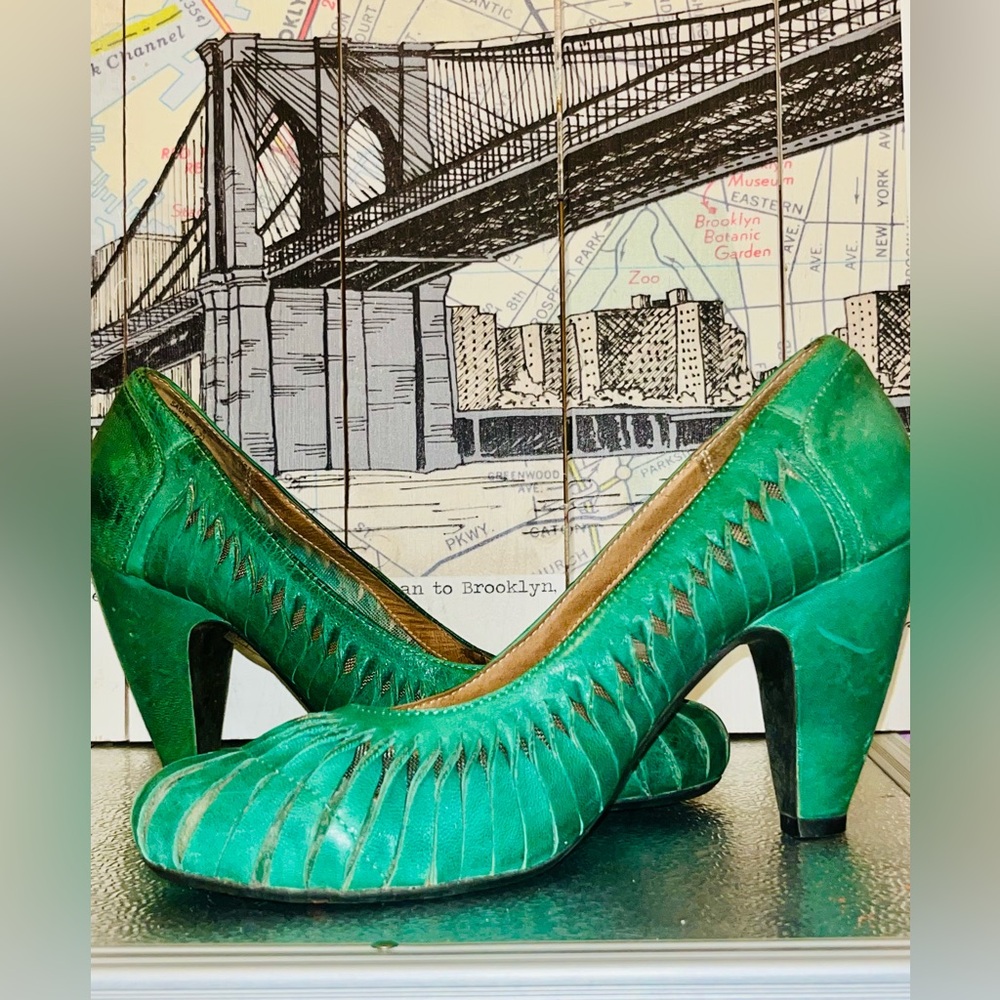 Miz Mooz Green Leather Wooven Heels